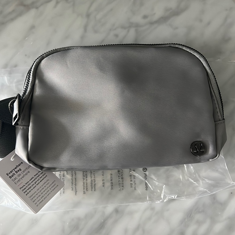 Lululemon Everywhere Belt Bag